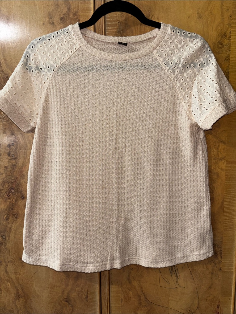 Ladies Soft Eyelet Short Sleeve Top - Light Pink size Medium